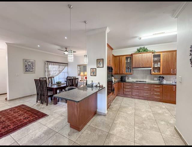 3 BEDROOM HOUSE FOR SALE IN RETIRE AT MIDSTREAM